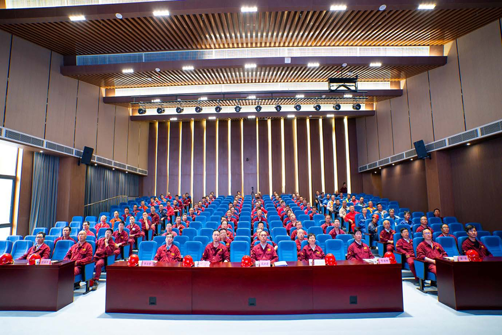 遵守安全生產(chǎn)法 當好第一責任人   淮鋼隆重舉行“萬企作宣誓 全員筑安全”活動