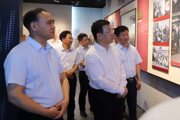 市委常委、市紀委書記、市監(jiān)委主任岳嶺來淮鋼調研指導